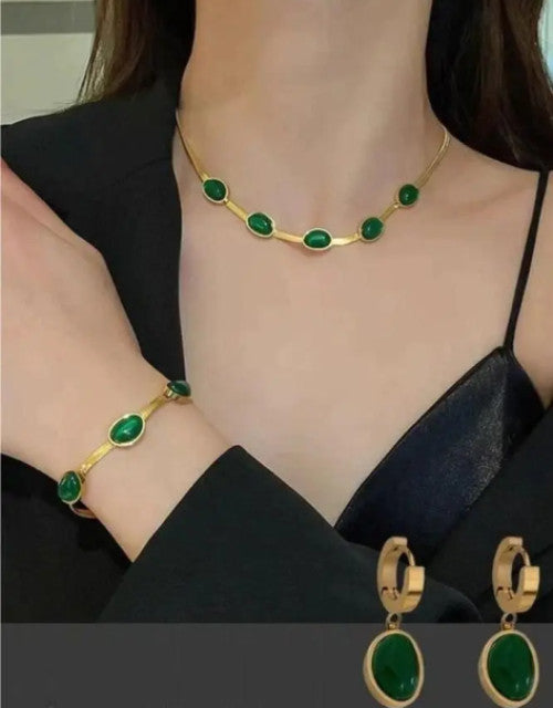 ✨ Women's Necklace Stainless Steel Oval Green Crystal Pendant Necklace ✨